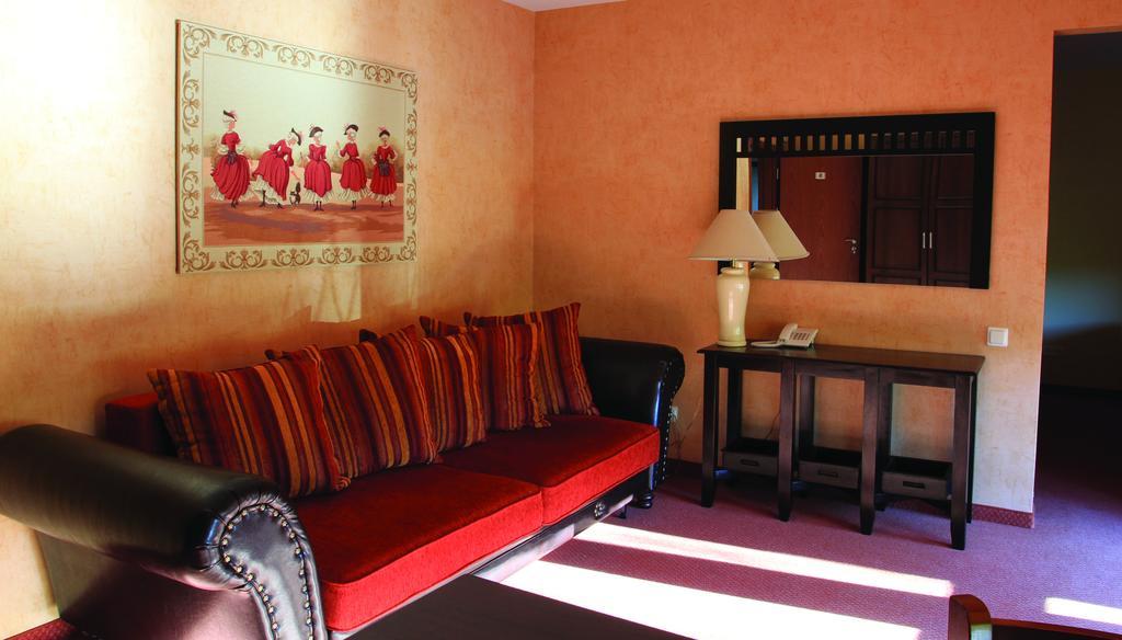 Grafo Zubovo Hotel & Spa Bubiai 外观 照片